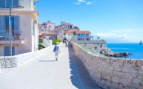 A8 - 2 Bdr Duplex Remparts Heart Of Old Antibes